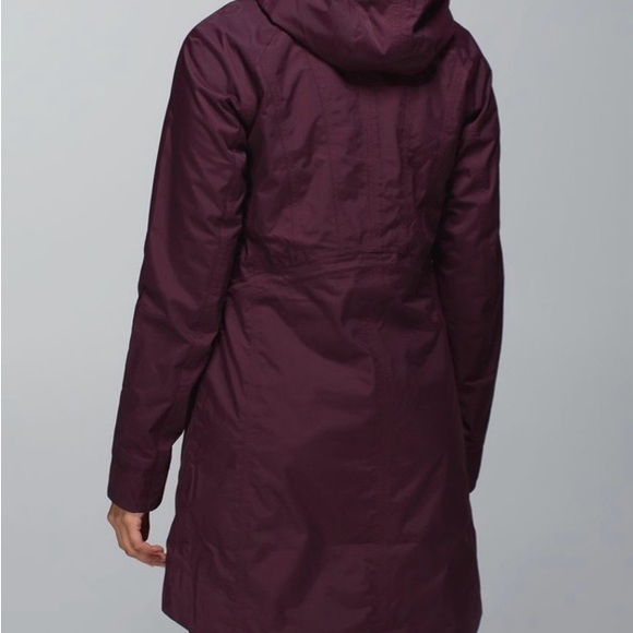 Lululemon Raincoat size 14 purple *not my pics - Picture 2 of 2